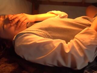 Pt2 hemmelighet mischief på den unprotected lavere kroppen i den kotatsu